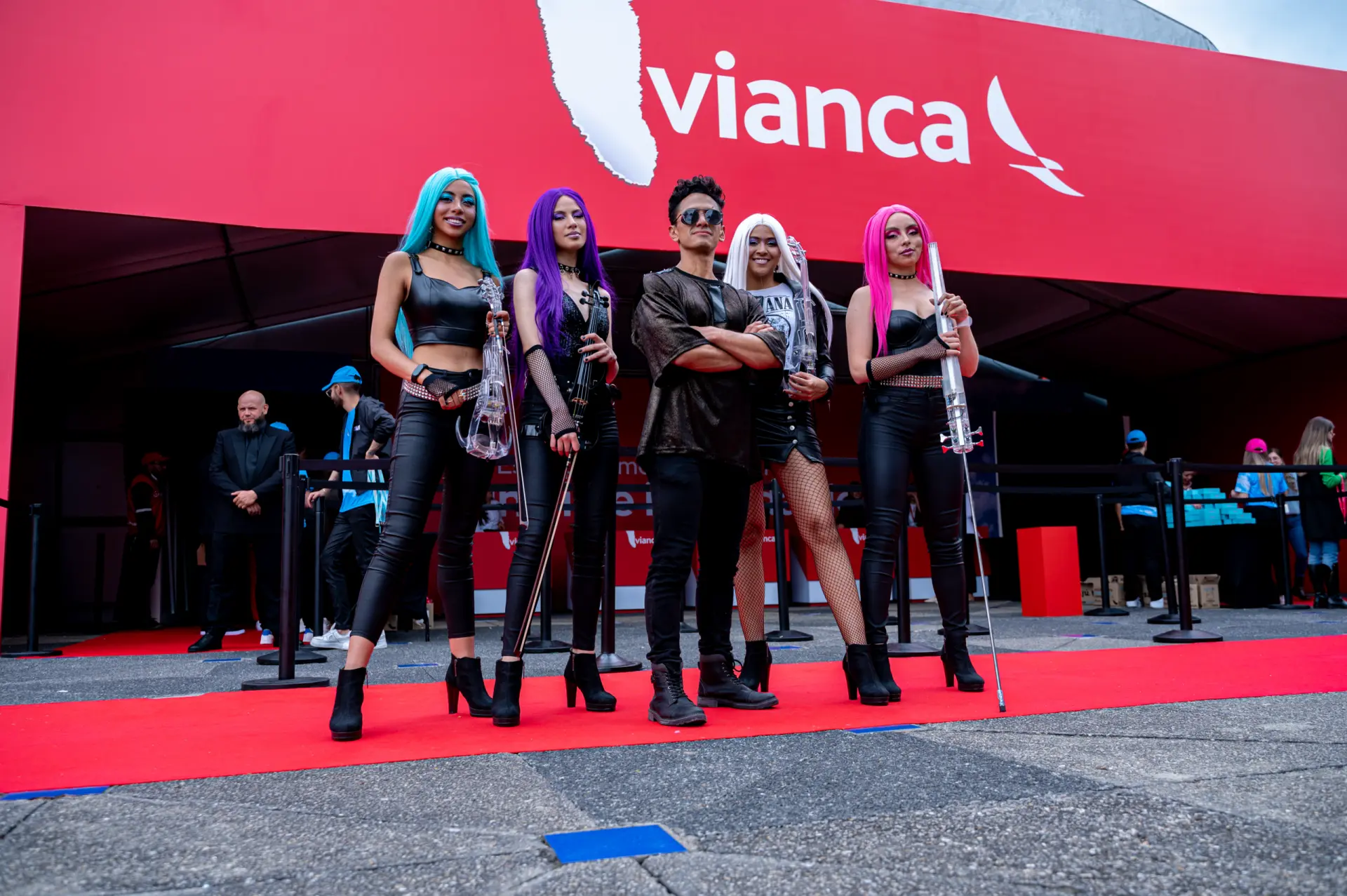 CHICAS BOND COLOMBIA - AVIANCA - SHOW DE VIOLIN ELECTRICO